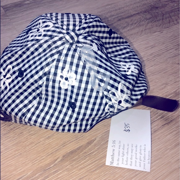 Black & white with custom painted flower cap - Picture 3 of 3